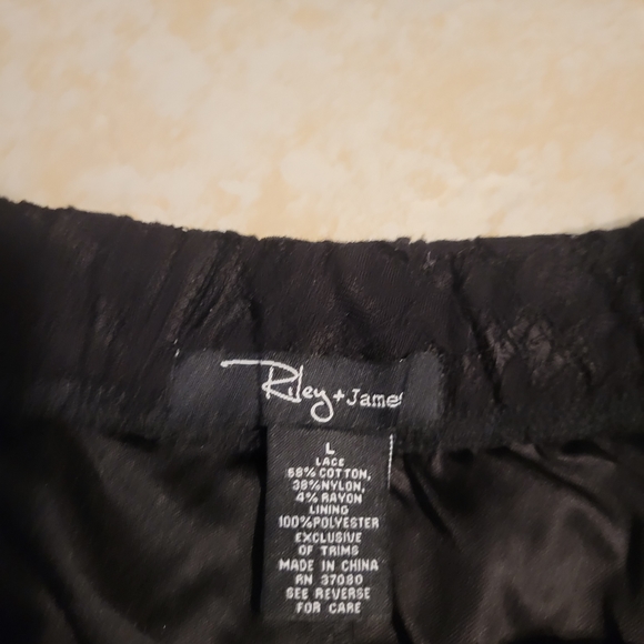 Shorts - Picture 2 of 2